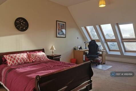 Second Floor - Large Bedroom 4