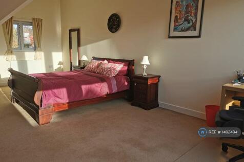 Second Floor - Large Bedroom 4