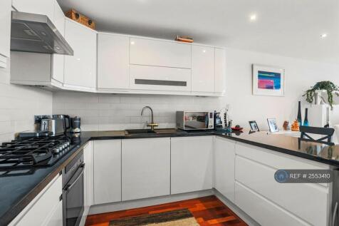 Open Plan Luxury Kitchen