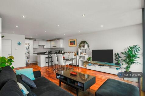Stylishly Furnished 