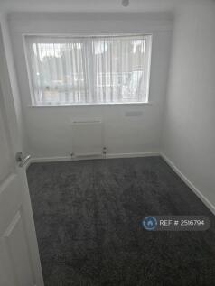 Small Bedroom (Still a Double)