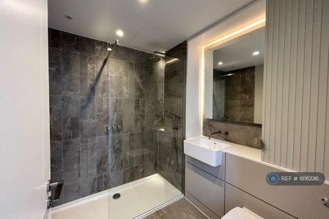 Master Bedroom En-Suite