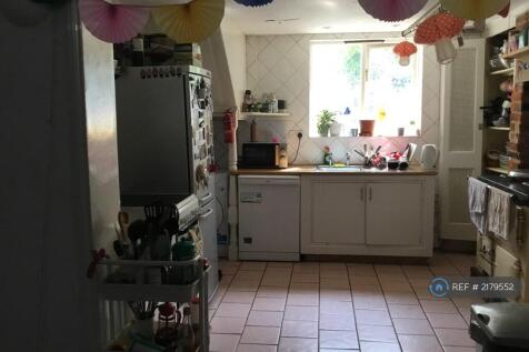Basement Communal Kitchen 