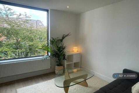 Living | Bifolds Open