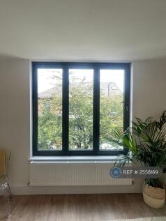 Bifolds Living Space