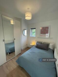 Bedroom 2 | Wardrobes