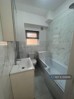 Main Bathroom 
