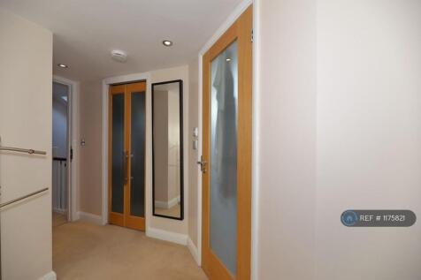 Masterbedroom Entrances To Wardrope And Ensuite