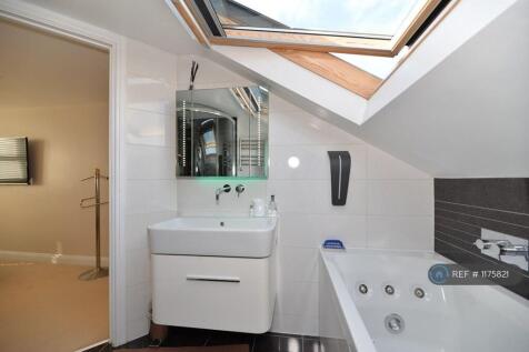 En-Suite Jacuzzi 