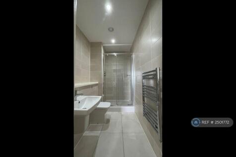 Ensuite Bathroom To Master Bedroom 