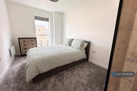 2nd Bedroom 