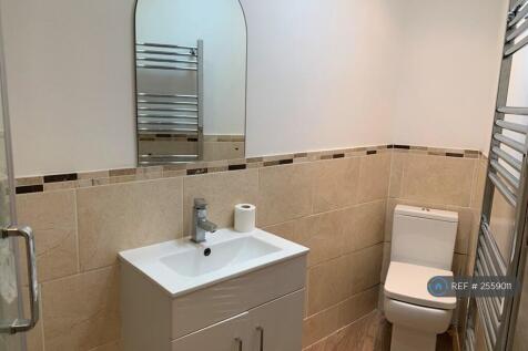 Bathroom (Upstairs)