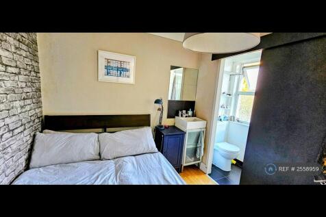 Second Double Bedroom With En-Suite 