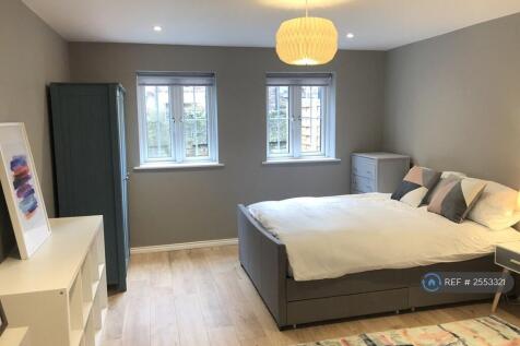 Flat 4 Victoria Road South