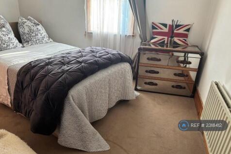 Bedroom - Room 1