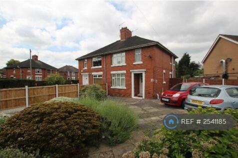 Front Of House With Huge Yard