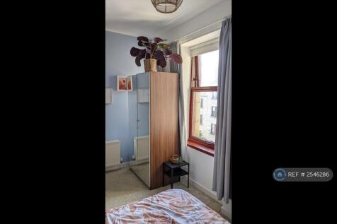 Bedroom (Featuring Large Wardrobe)