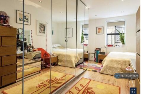 Master Double Bedroom - Lots Of Storage!
