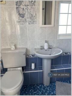 First Floor Main Bathroom