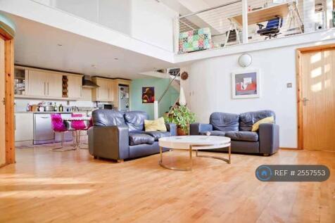 Lounge/Kitchen