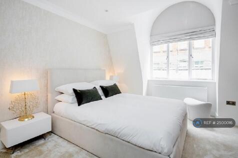 Bedroom With King Size Bed (Uk)