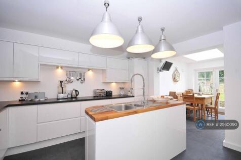 Kitchen/ Dining Room