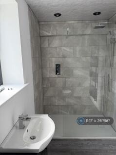 Main Bed Ensuite