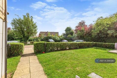 Communal Gardens/Parking