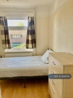 Small Double Bedroom Nr 4 On The 1st Floor