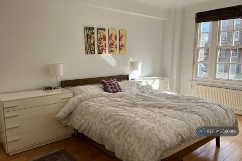 Bedroom 1 (King Bed)