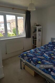 Rear Double Bedroom, Overlooking Garden