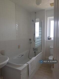 Main Upstairs Bathroom