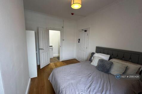 Large Room With En-Suite 