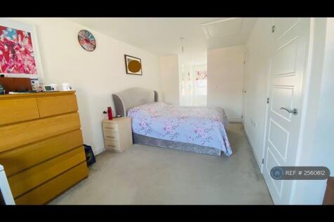 Master Bedroom With Built In Wardrobe