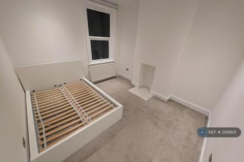 Bedroom 2 - Size 3.45 x 3.23