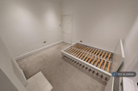 Bedroom 2 - Size 3.45 x 3.23