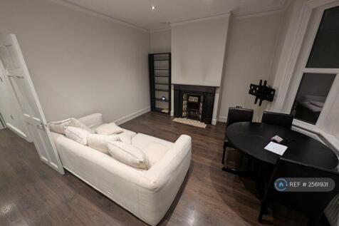 Living Room / Kitchen