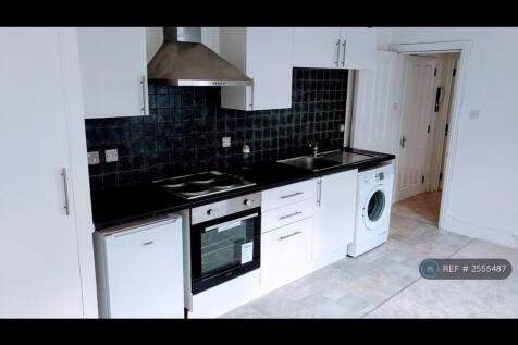 Kitchen / Lounge