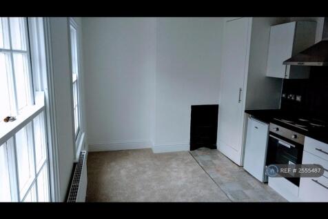 Kitchen / Lounge