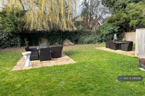 Rear Communal Garden