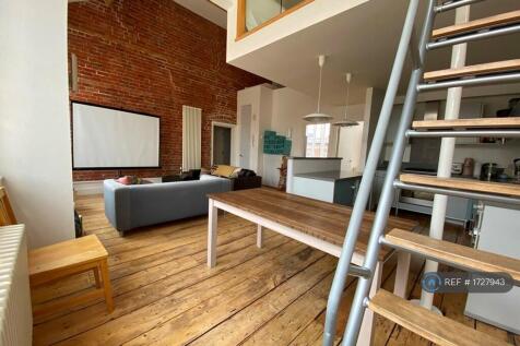 Loft Apartment - High Ceilings And Spacious