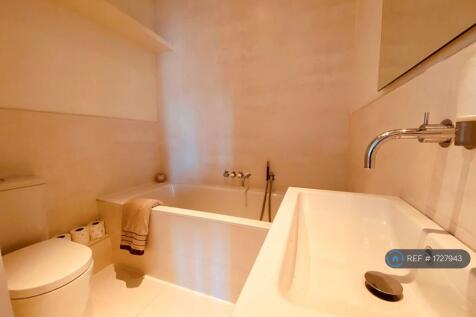 Hotel Spa Style Bathroom And An Ensuite