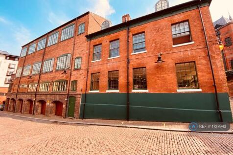 Road Side And Garages - Ribbon Factory Apartments