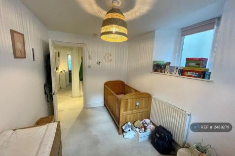 Spare Bedroom Fits Double Bed