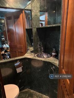 Toilet Ground Floor 