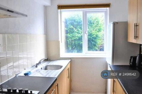 Fully Fitted Kitchen