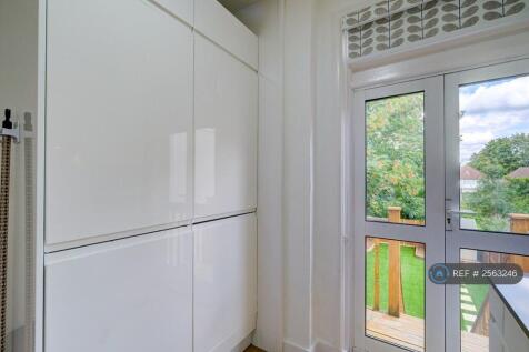 Kitchen (Garden View)