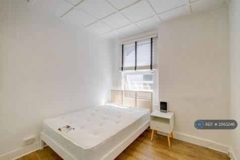 Bedroom 1 (View From The Door)