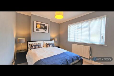 Master Bedroom ¿ Previously Furnished