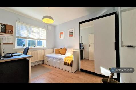 Second Double Bedroom - Previously Furnished